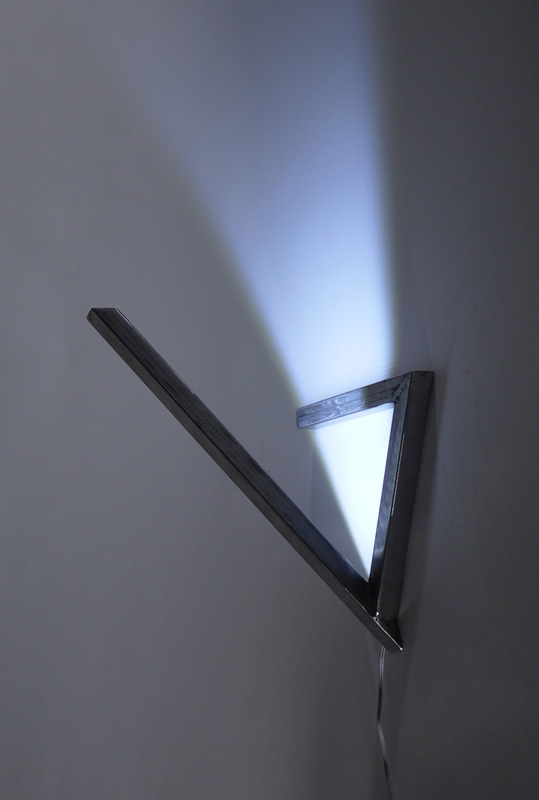 image Serie-IMPOSSIBILE-Lampada2-photo-Giovanni-Villa