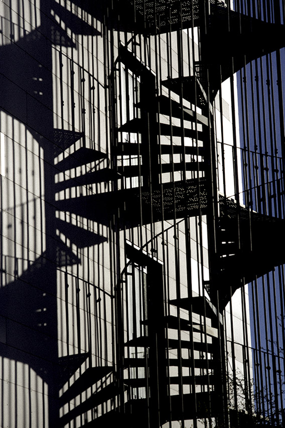 image Vertical-Horizon_Stairwell-Norway