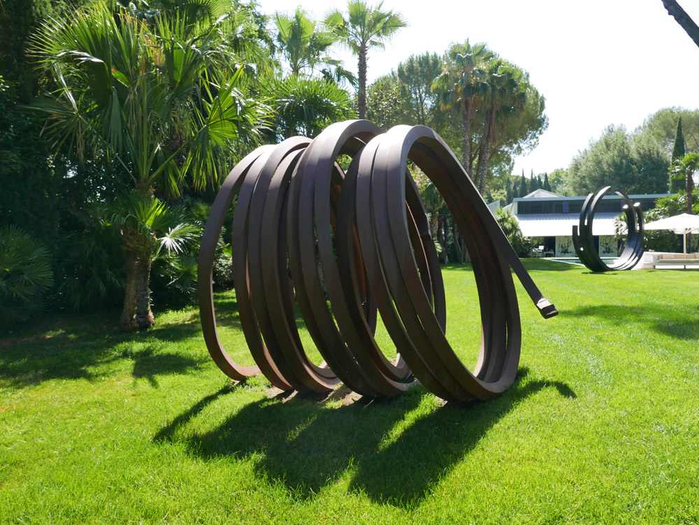 image The Venet Foundation - Bernar Venet - Credit photo : Etienne Revault