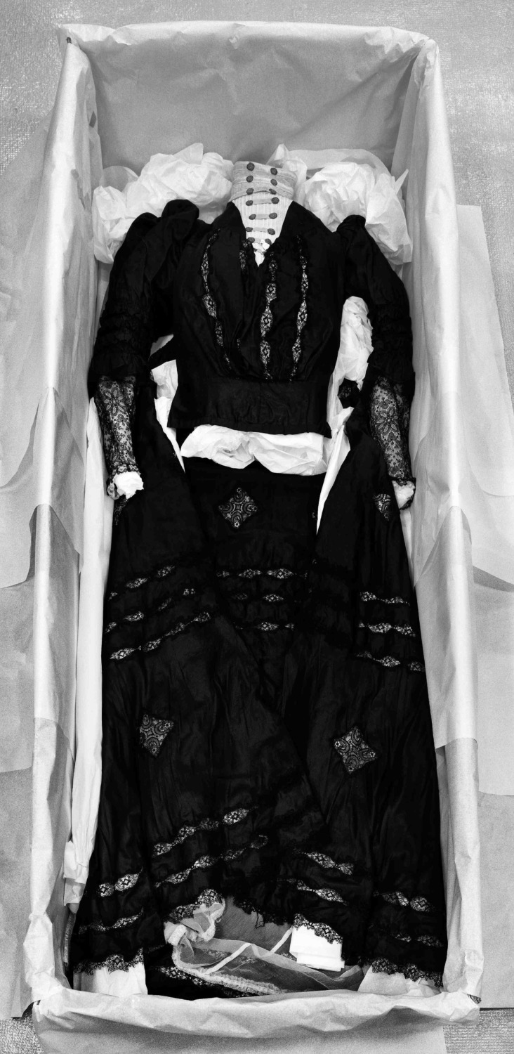 image Valérie Belin Sans titre (Série Robes), 1996