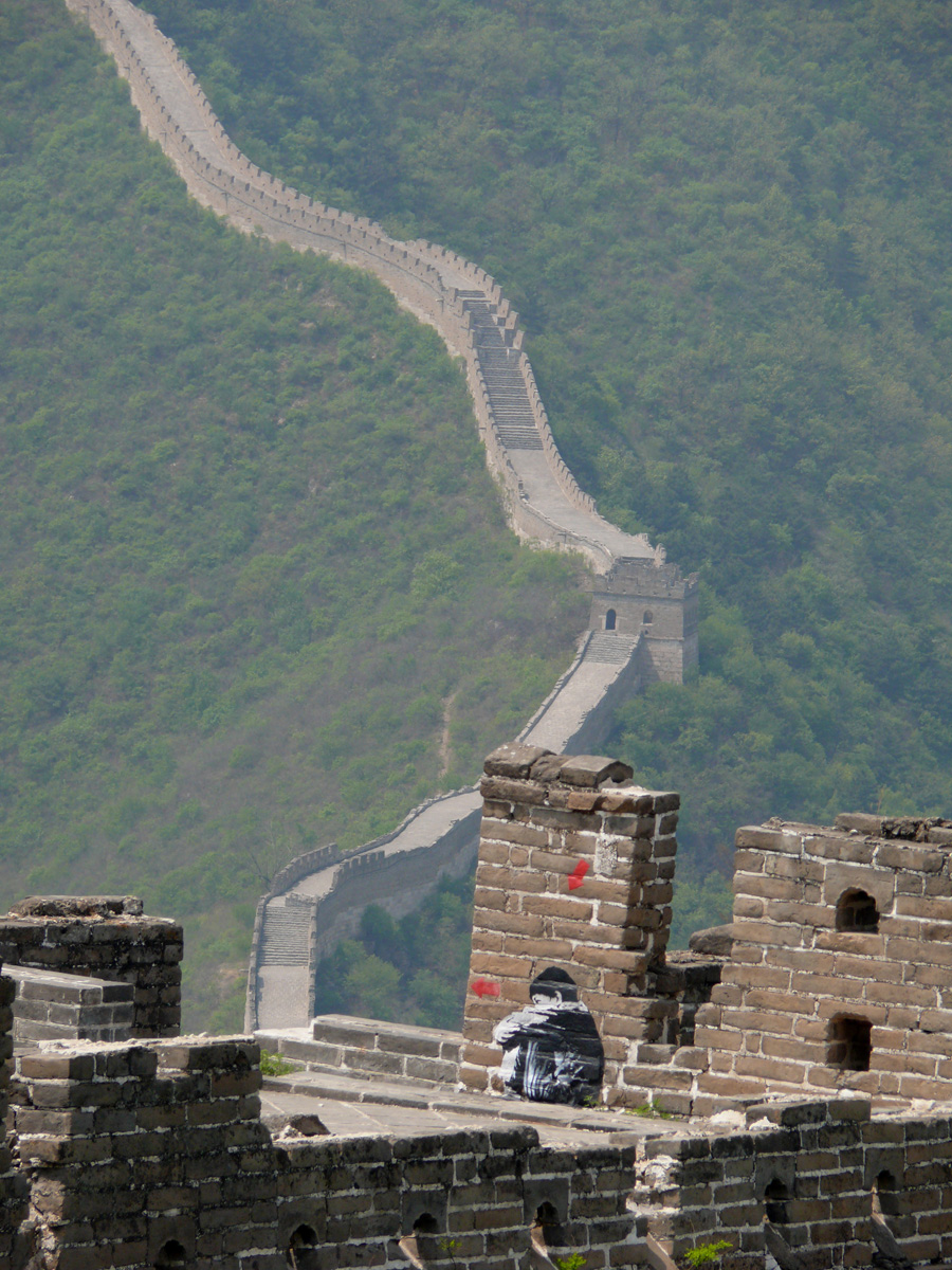 image Pochoir Sitting Kid - Grande Muraille de Chine - Jef Aérosol_1
