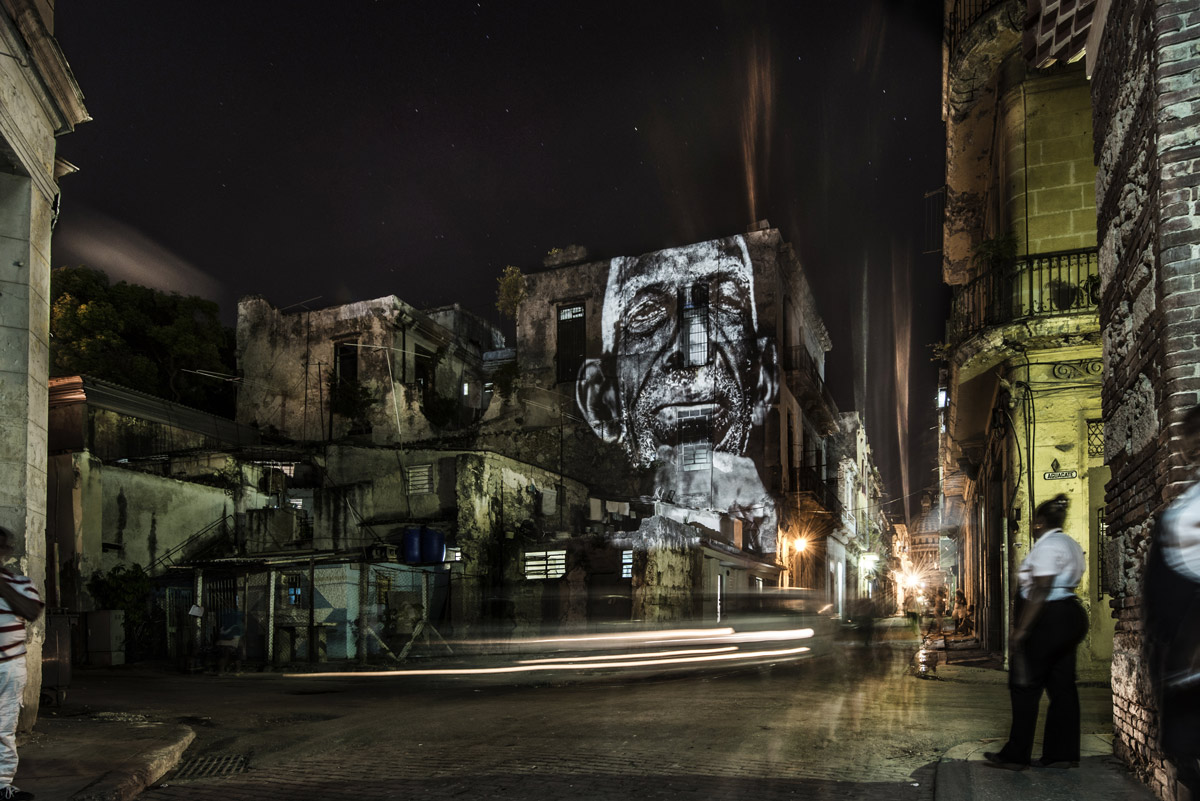 image PAINTING-WITH-LIGHTS-LA-HAVANE-19-MAI-2015-ld