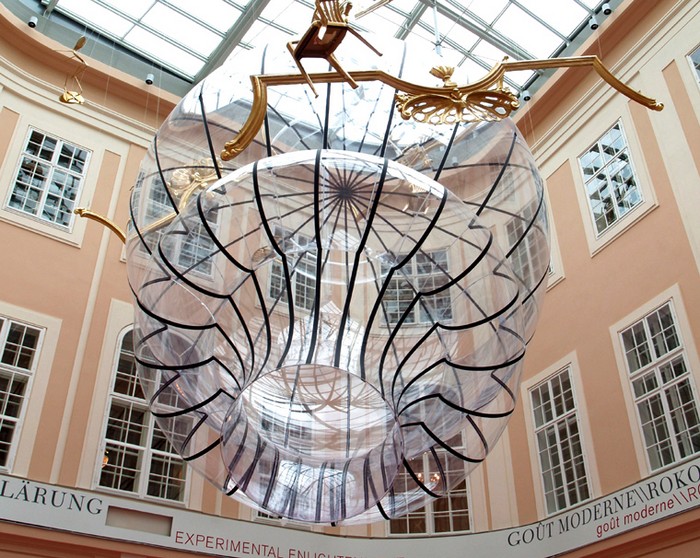 image 2 - Klaus Pinter, La Conquête de l'air, 2006, installation éphémère