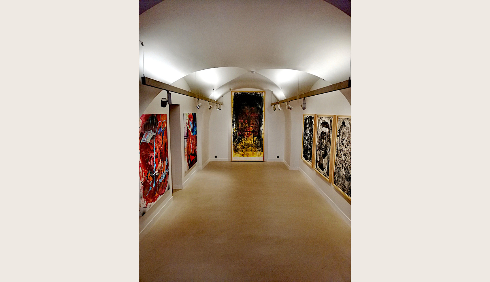 image Olympe-Racana-Weiler,-vue-de-l'exposition-à-l'Hôtel-Richer-de-Belleval-à-Montpellier,-©Harry-Kampianne-LD