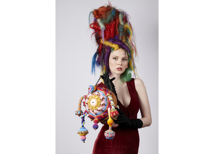 image MODEL-AND-JV-MF-2